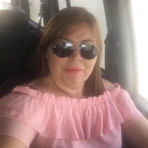 Meet your Posher, Juany